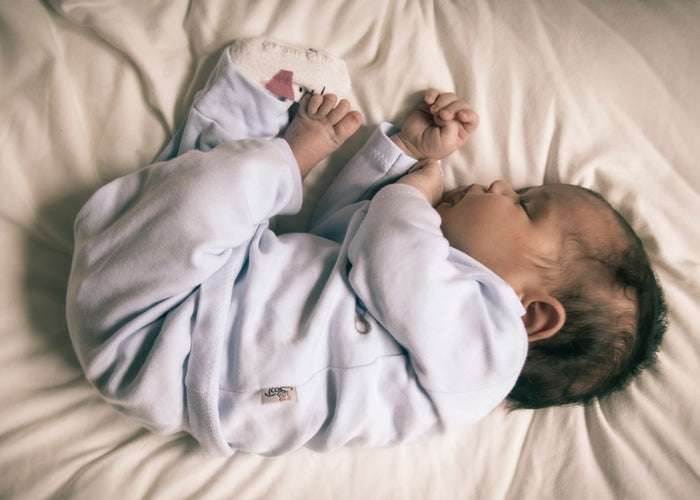 How to Keep Your Baby Warm at Night in Crib without Swaddle